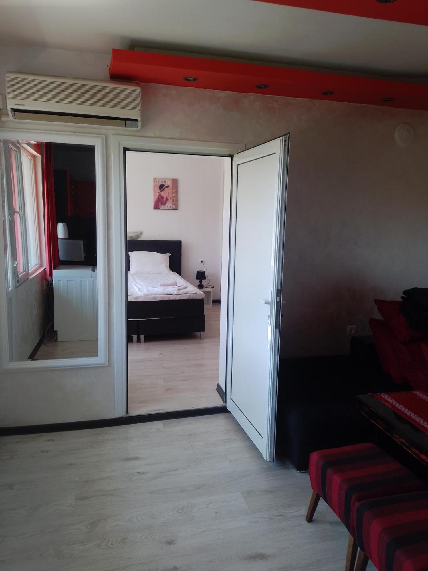 Red House Apartamento Veliko Tŭrnovo Exterior foto