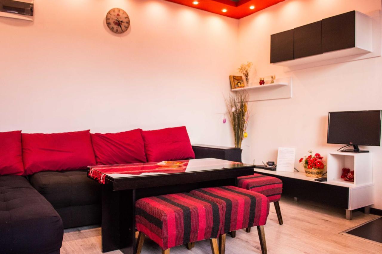 Red House Apartamento Veliko Tŭrnovo Exterior foto