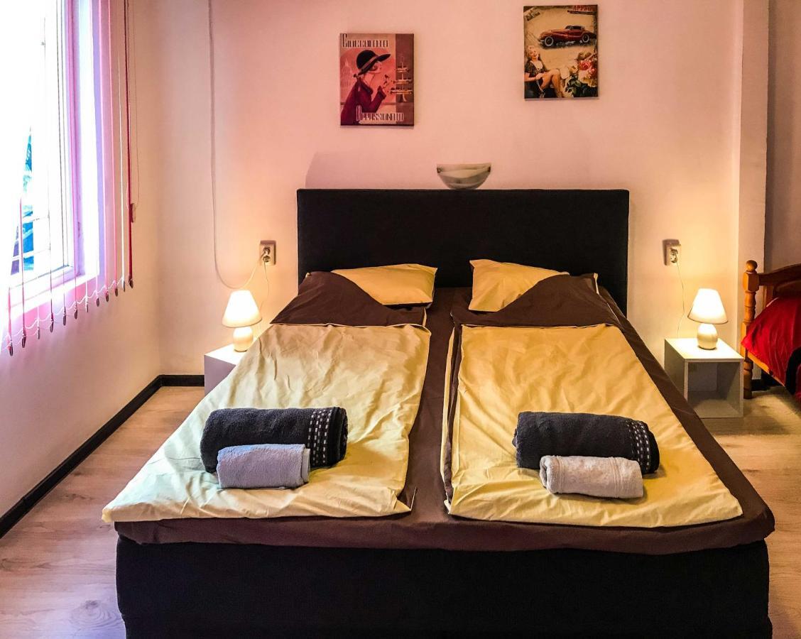 Red House Apartamento Veliko Tŭrnovo Exterior foto