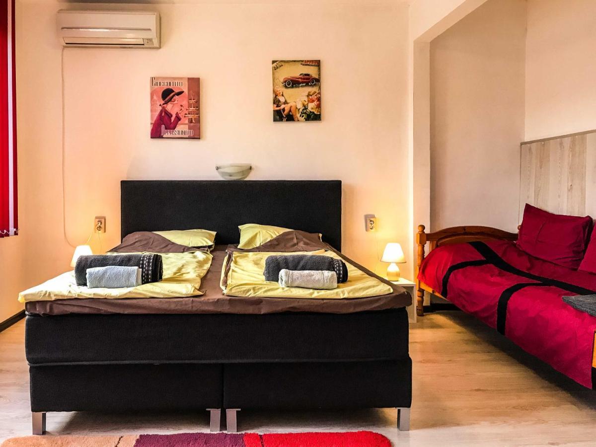 Red House Apartamento Veliko Tŭrnovo Exterior foto