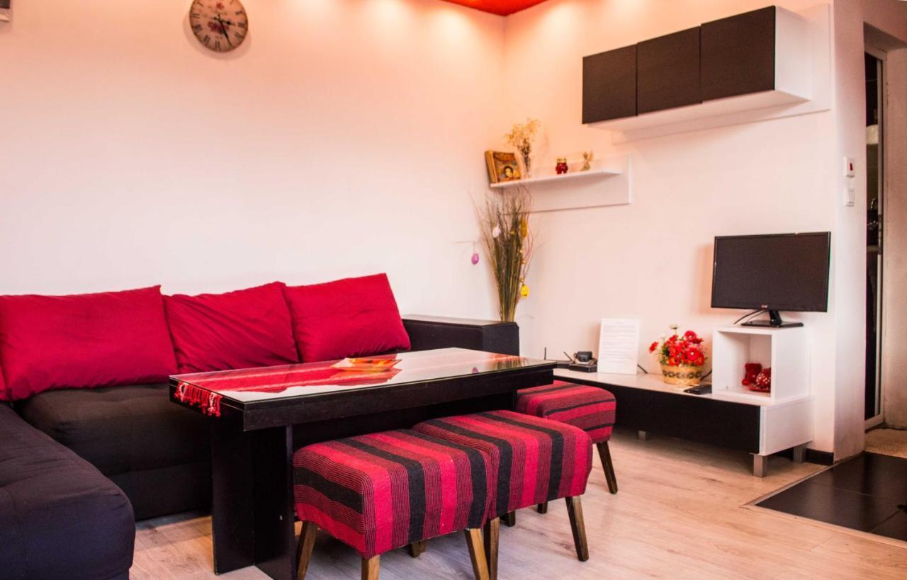 Red House Apartamento Veliko Tŭrnovo Exterior foto