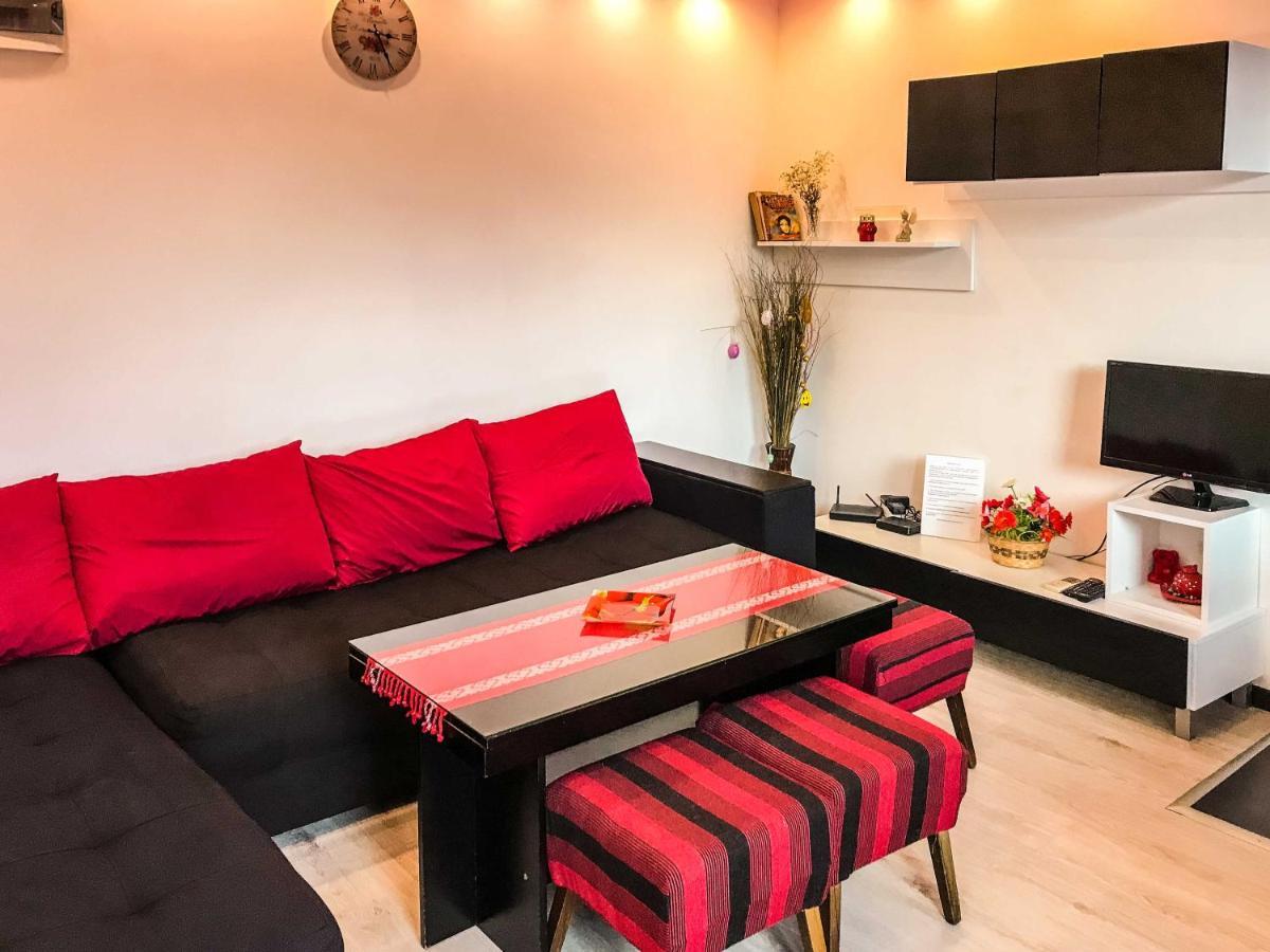 Red House Apartamento Veliko Tŭrnovo Exterior foto